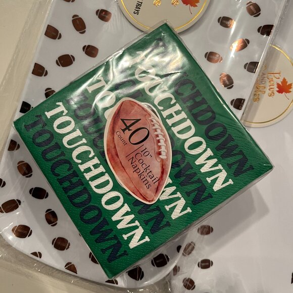 Football Plastic Serving Trays (4) and Football Napkins (new)/ps/x)) - Picture 9 of 15